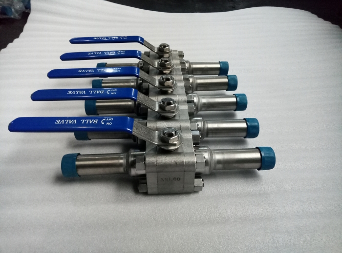 Forged steel ball valve, floating type, SW+nipples